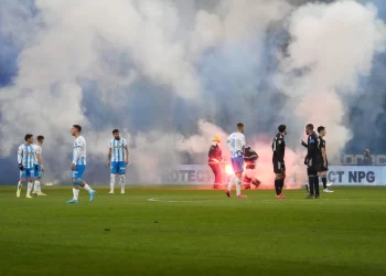 U-Craiova-FCU-Craiova-artificii