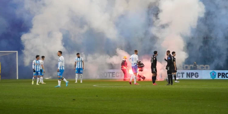 U-Craiova-FCU-Craiova-artificii