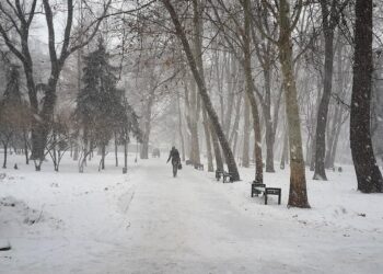Vreme capricioasă de iarnă lovește România! ANM vine cu vești proaste privind prognoza meteo