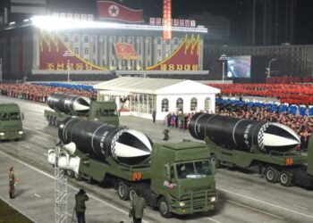 Coreea-de-nord-parada-militara