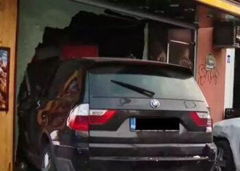 accident-capitala-masina-patiserie