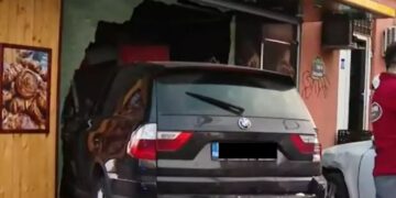 accident-capitala-masina-patiserie