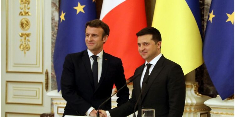 volodimir-Zelenski-Emmanuel-Macron