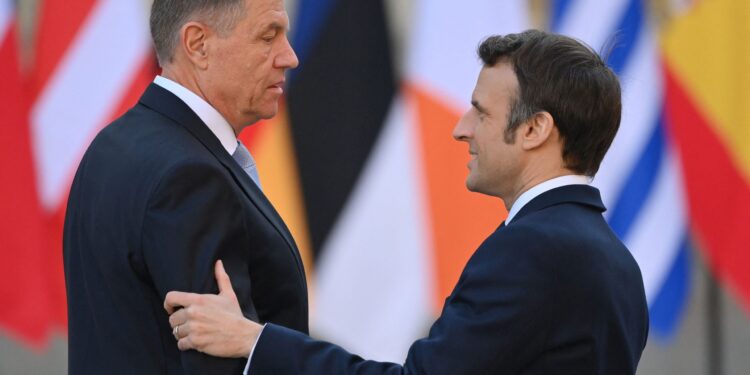 Emmanuel-Macron-Klaus-Iohannis