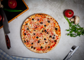 pizza-taraneasca-de-casa