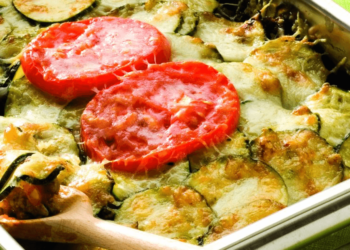 Musaca-de-dovlecei-și-carne-tocată