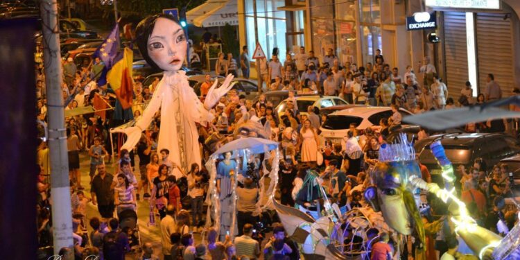 puppets-occupy-street
