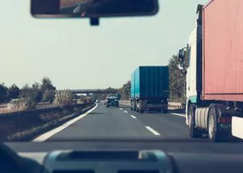 autostrada-trafic-camioane