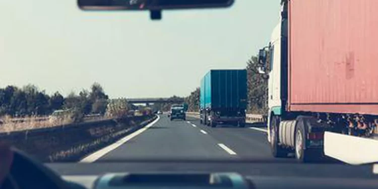 autostrada-trafic-camioane