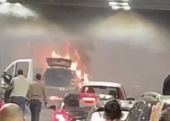 masina-arde-pasajul-unirii