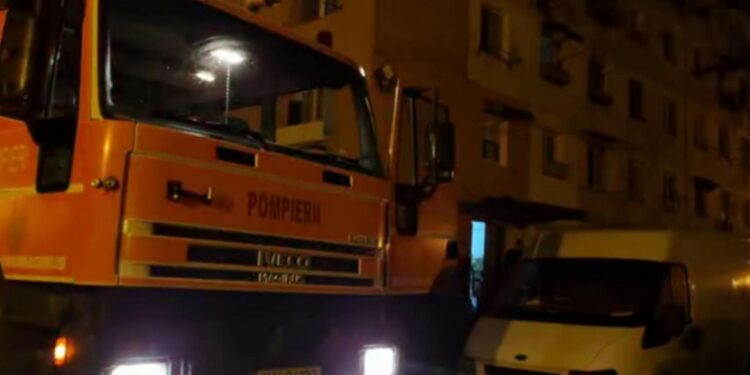 craiova-bloc-incendiu
