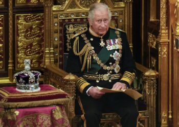 charles-va-fi-incoronat