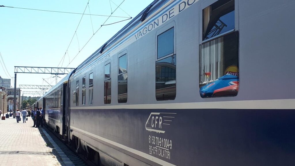 tanara-agresata-tren-controlor-craiova-bucuresti