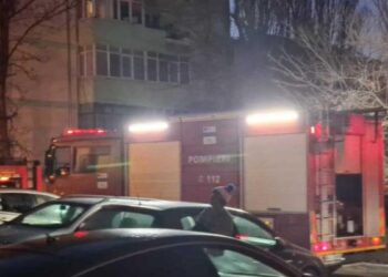 Incendiu-intr-un-bloc-de-nefamilisti-din-Craiova