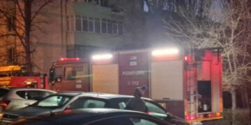 Incendiu-intr-un-bloc-de-nefamilisti-din-Craiova