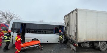accident-microbuz-tir-dn2-bacau