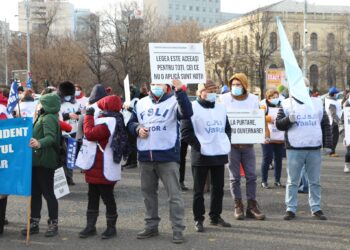 Profesorii ies în stradă. Sindicatele amenință cu grevă generală
