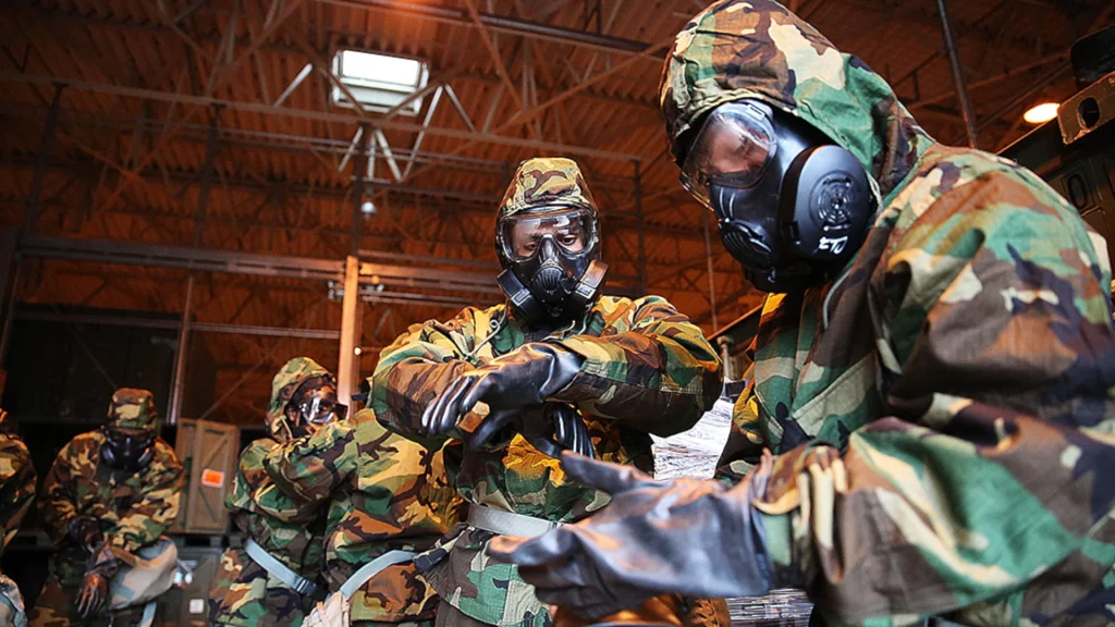 costum-aparare-nuclear