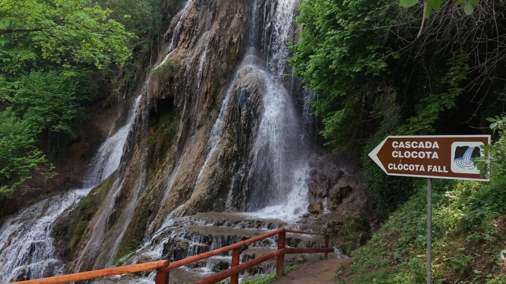 cascada-clocota