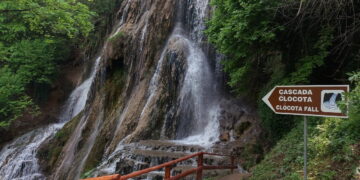cascada-clocota