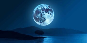 luna-albastra
