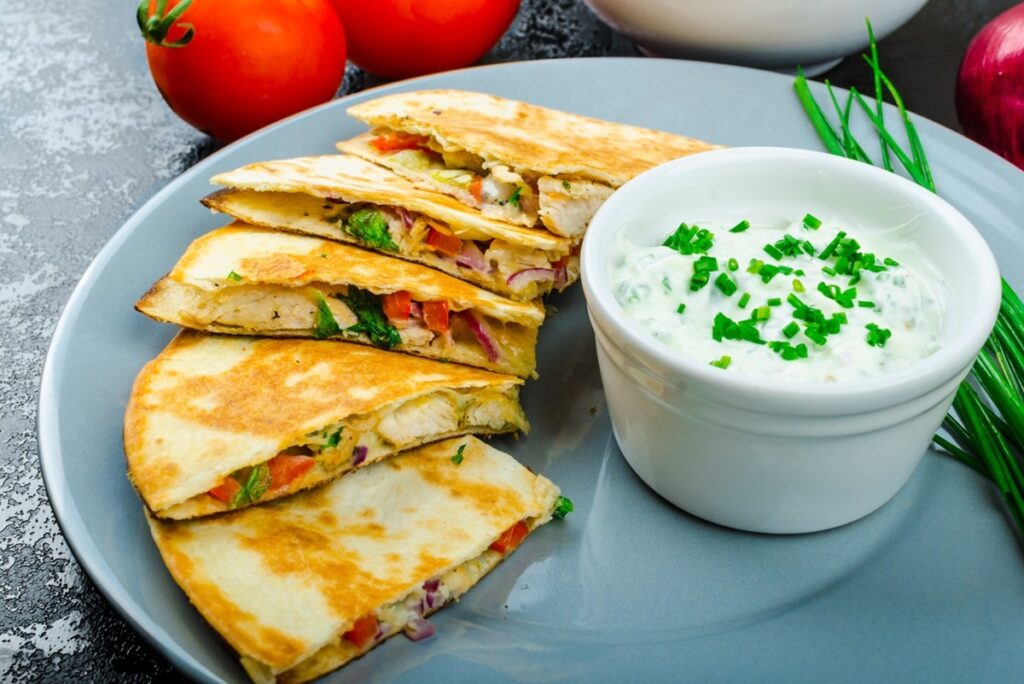 quesadilla-cu-pui-si-legume
