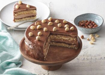 Tort-cu-cremă-de-cafea