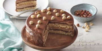 Tort-cu-cremă-de-cafea