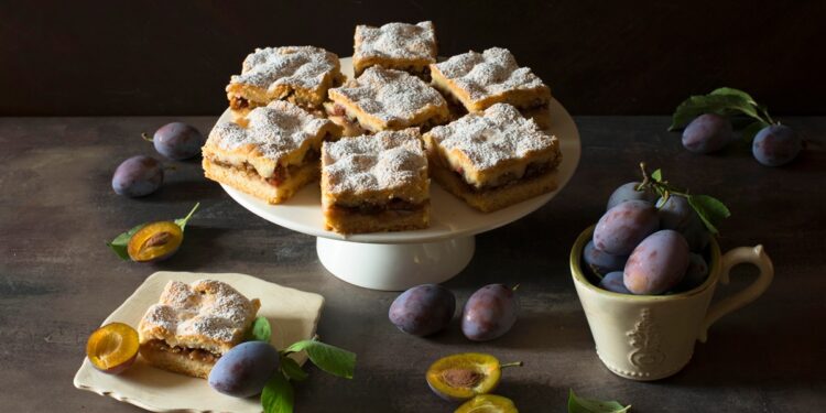 Plăcintă-cu-prune-și-griș