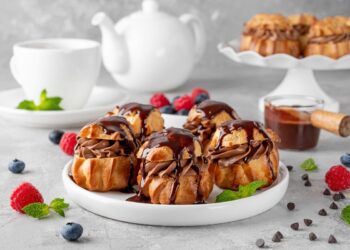 Choux-à-la-crème-cu-ciocolată