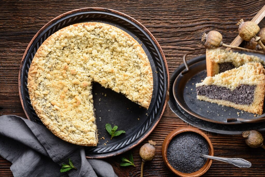 prajitura-cu-crema-de-mac-si-crumble