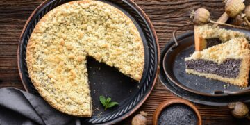 prajitura-cu-crema-de-mac-si-crumble