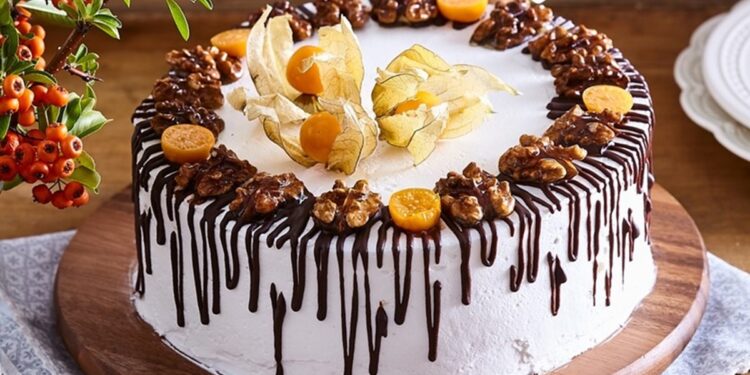 Tort-cu-blat-de-nuci-și-cremă-de-mascarpone