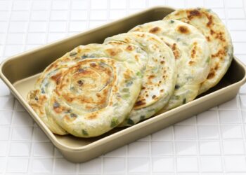 Turte-cu-ceapă-verde
