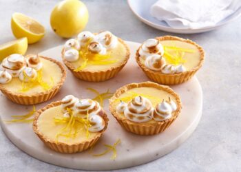 Mini-tarte-cu-cremă-de-lămâie