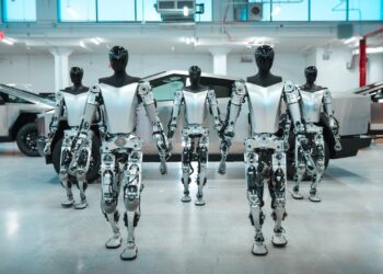 robot-Tesla