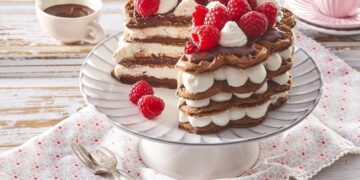 Tort-din-vafe-cu-ciocolată-și-mascarpone