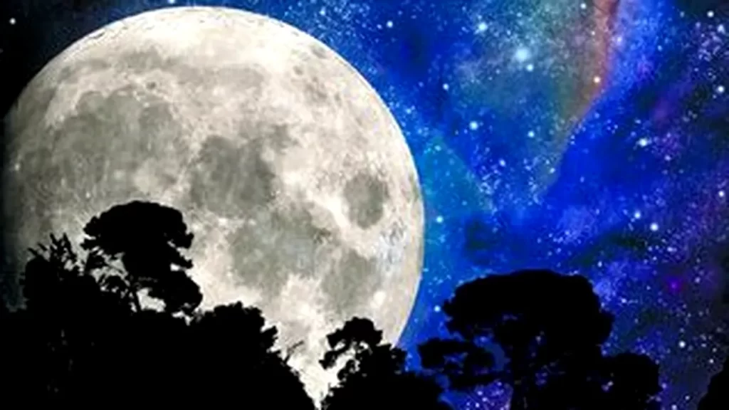 Luna-se-micsoreaza