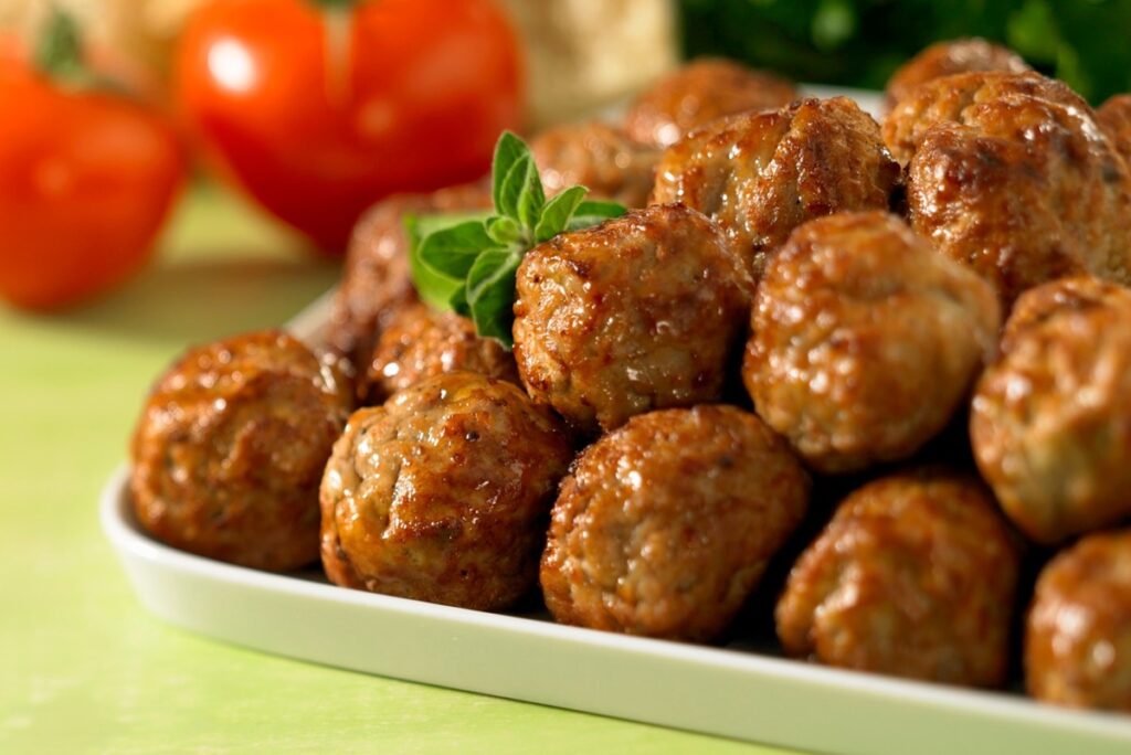 Chiftele-din-carne-cu-legume