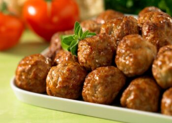 Chiftele-din-carne-cu-legume