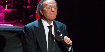 julio-iglesias-retinut