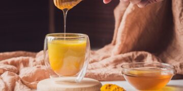 Rețetă-de-curcuma-cu-miere