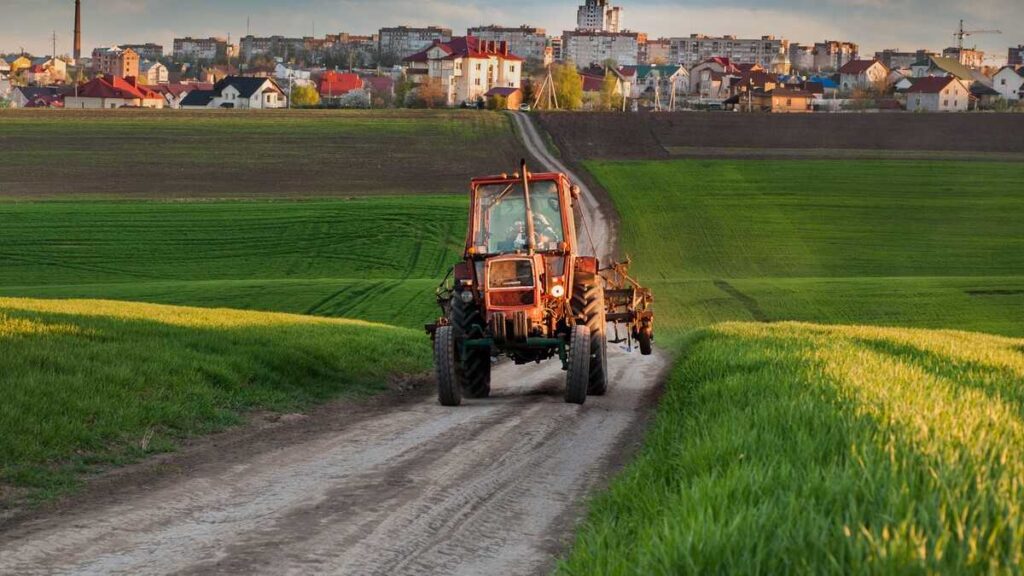 tractor-utilaj-agricol