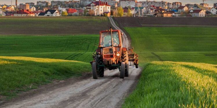 tractor-utilaj-agricol