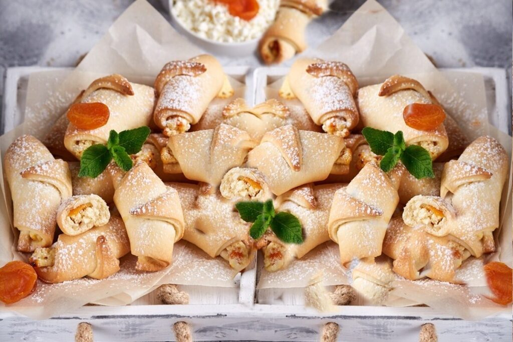 cornulete-cu-branza-si-caise-deshidratate