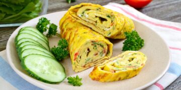 Ruladă-din-omletă-cu-morcovi-și-brânză