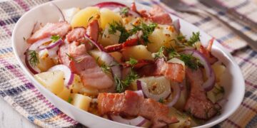 salata-calda-de-cartofi-cu-kaizer