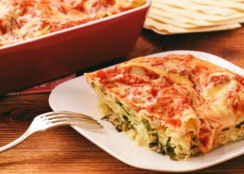 Lasagna-cu-spanac-și-brânzeturi