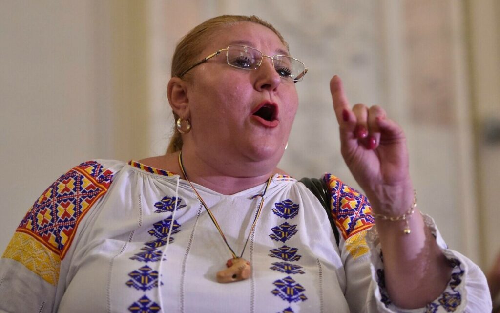 Diana-Sosoaca-senatoare