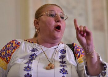 Diana-Sosoaca-senatoare